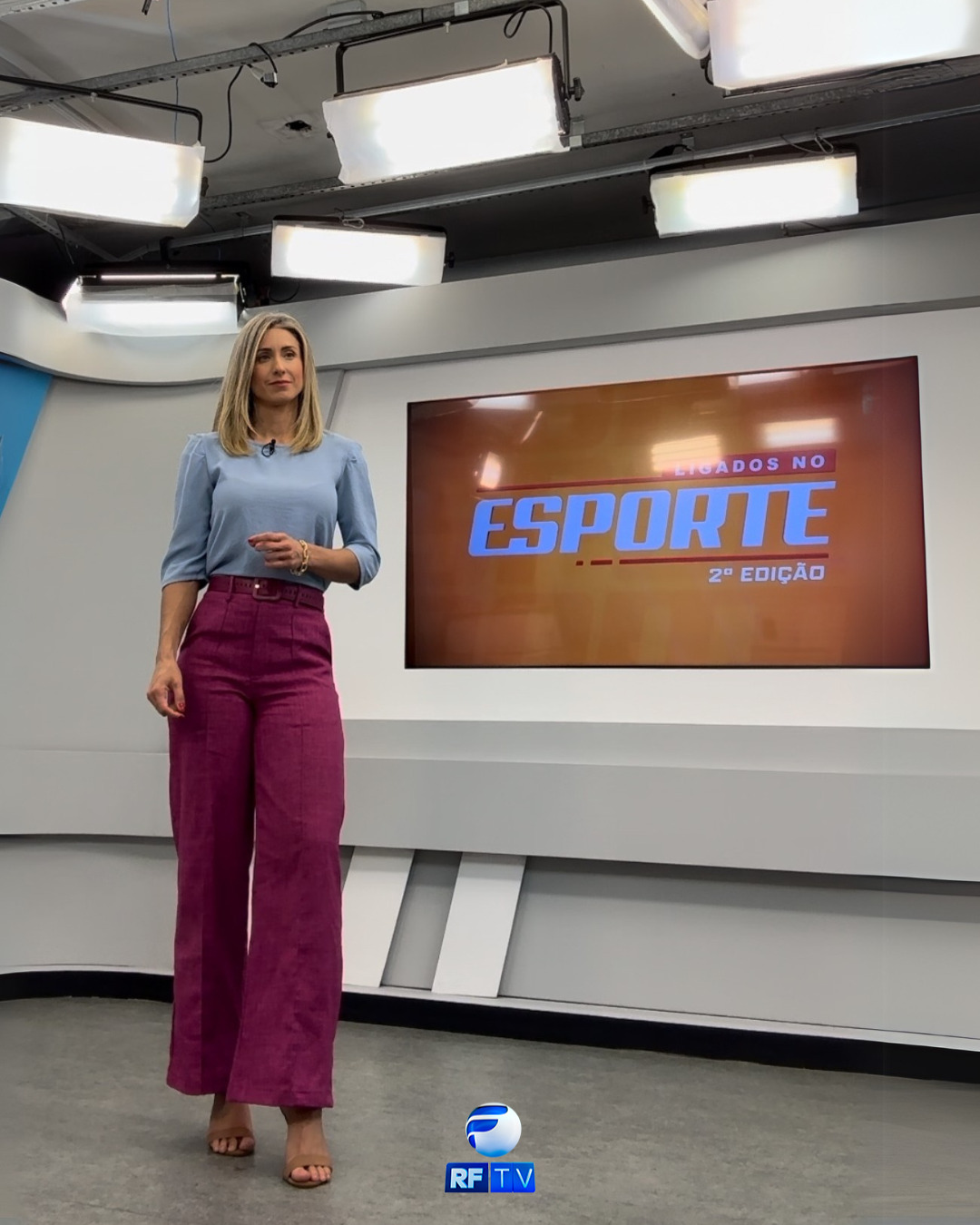 ⚽🏆 Ligados no Esporte – Segunda Edição tá na área!
Comandado por Ana Cecília, o programa chega com tudo pra deixar suas noites cheias de informação esportiva, com destaques do futebol, bastidores e muita dinâmica na apresentação! 🔥🎙️
📅 De segunda a sexta
🕗 Às 20h
📺 Na tela da RFTV
Se o assunto é esporte com profissionalismo e energia, o seu lugar é aqui!
#LigadosNoEsporte #AnaCecilia #FutebolÉNaRFTV #EsporteAoVivo #RFTV