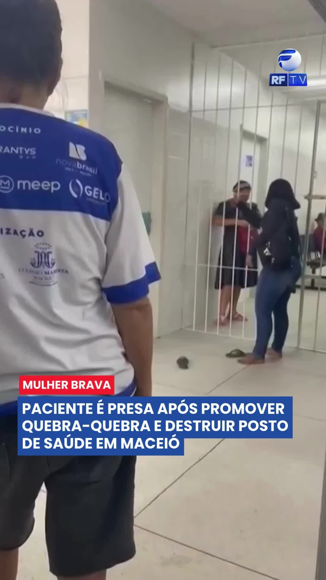🚨 REVOLTA NA UBS!
Uma mulher destruiu uma Unidade Básica de Saúde em Maceió (AL) após não receber o atendimento que esperava. O caso aconteceu nesta terça (29), no bairro Benedito Bentes.
Televisores, computadores, portas e até a recepção foram quebrados durante o surto. Em vídeo, a paciente diz ter saído de casa às 2h da manhã e se revolta com a demora. Ela foi presa pela Polícia Militar e deve responder por crime de depredação do patrimônio público.
📍 A UBS ficou totalmente danificada.
#Maceió #SaúdePública #Depredação #Indignação