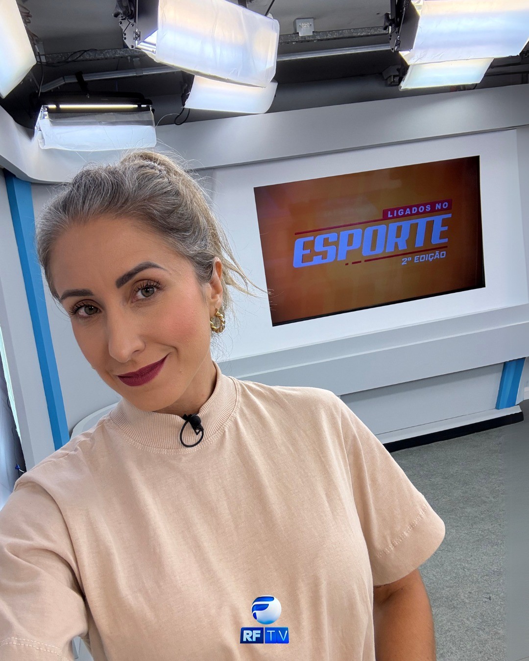 ⚽ Essa semana o foco é nas Copas!
No Ligados no Esporte – Segunda Edição com Ana Cecília, vamos falar tudo sobre a Libertadores e a Sul-Americana.
📊 Atualizações, confrontos, destaques e muita informação do mundo da bola você acompanha aqui, na RFTV!
📅 De segunda a sexta, às 20h, você tem um encontro marcado com o esporte!
#LigadosNoEsporte #AnaCecília #Libertadores #SulAmericana #FutebolNaRFTV #EsporteÉNaRFTV #Futebol #CopaLibertadores #CopaSulAmericana