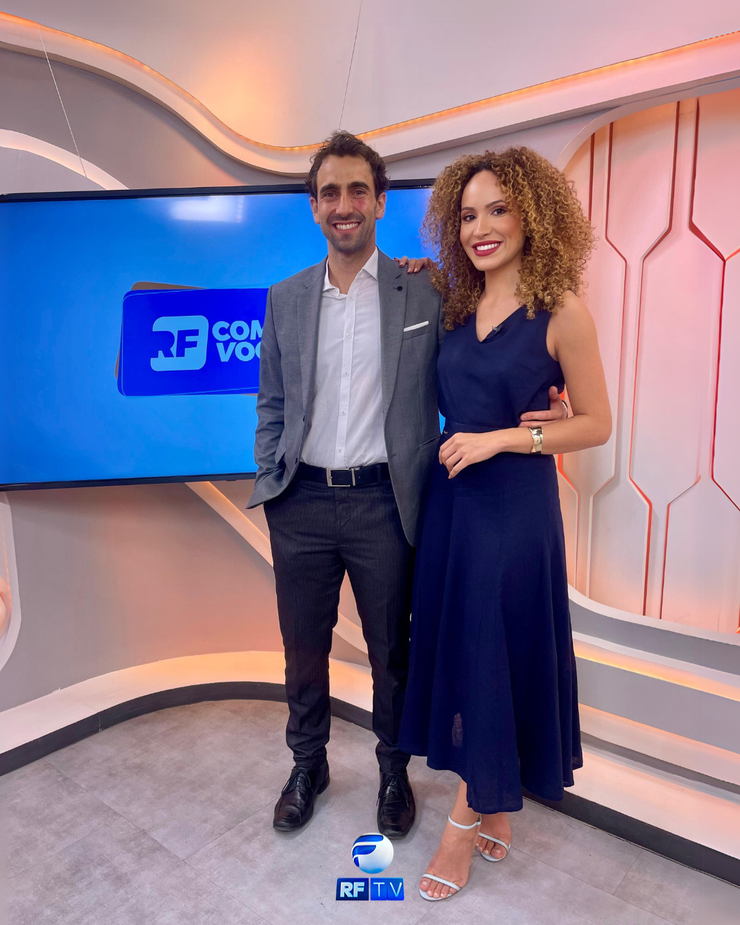 Roberta Galdino recebeu o Dr. Stefano Bacco Amade, Otorrinolaringologista, que revelou os segredos para melhorar a qualidade do seu sono e trouxe dicas valiosas para você dormir melhor e cuidar da sua saúde.
E tem muito mais! No RF Com Você, você acompanha entrevistas exclusivas com temas que fazem a diferença no seu dia a dia.
📺 De segunda a sexta, às 16h, na tela da RFTV!
#RFComVocê #SaúdeDoSono #Otorrino #EntrevistaExclusiva #RFTV #QualidadeDeVida