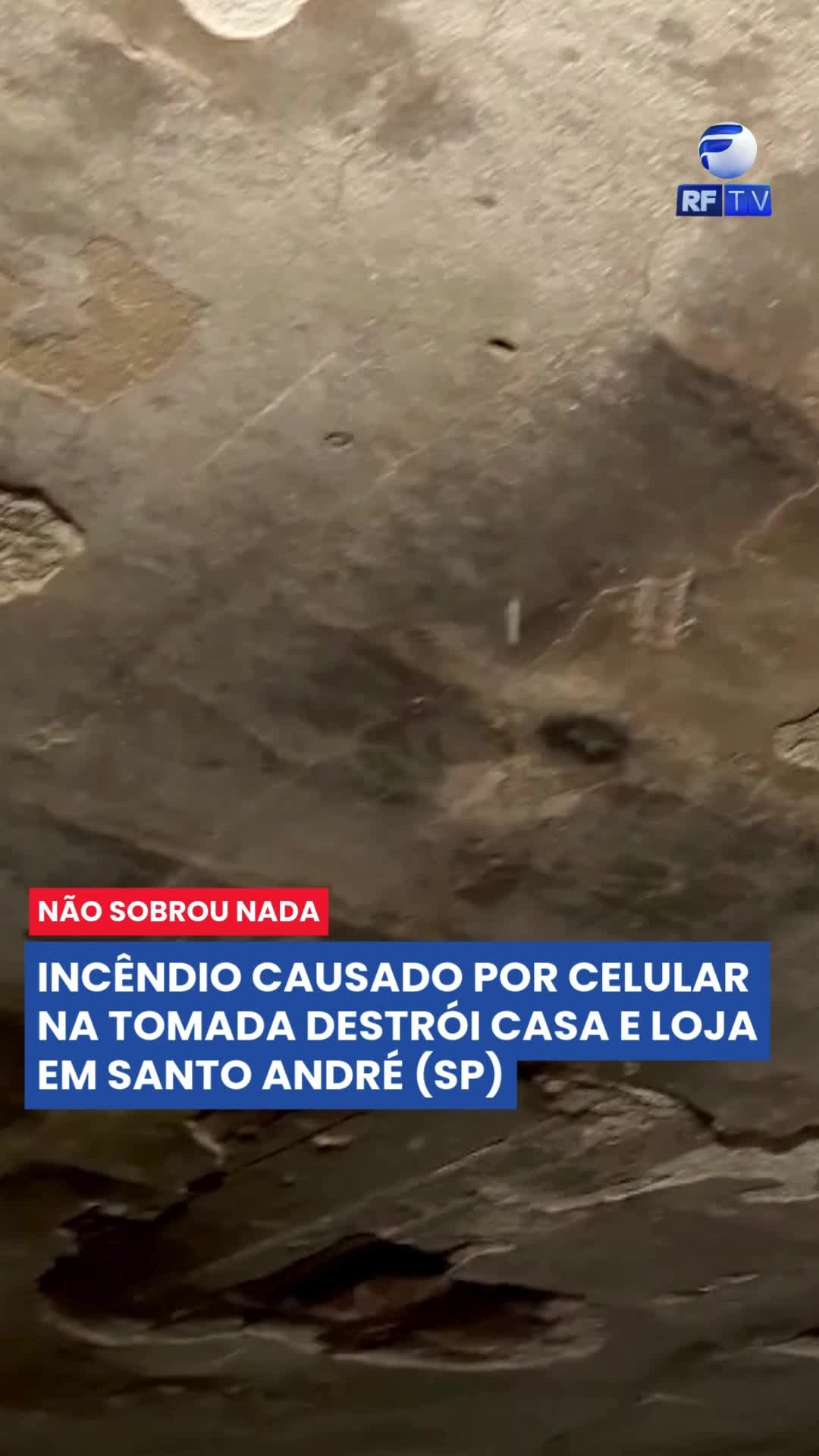 🔥 Tragédia em Santo André: incêndio causado por celular destrói casa e loja de família 🔥
Um celular deixado carregando foi o estopim para um incêndio devastador que destruiu uma residência e um comércio familiar em Santo André (SP). As chamas se alastraram rapidamente e consumiram tudo que havia no imóvel.
🚒 O Corpo de Bombeiros atuou por três horas com oito viaturas, mas os prejuízos ultrapassam R$ 100 mil. O morador Amaro perdeu documentos, bens e memórias, mas não perdeu a fé:
“Não vou desistir. Vou arrumar tudo com fé em Deus.”
Agora, a família conta com o apoio e a solidariedade da comunidade para recomeçar. 🙏
#Solidariedade #Incêndio #SantoAndré #RFTV #Esperança #AjudaAoPróximo
