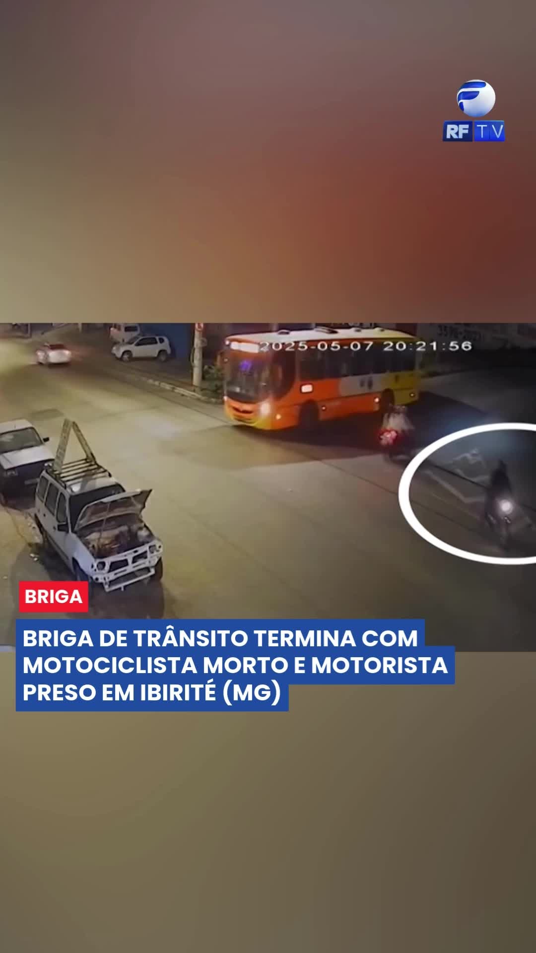 🚨 Discussão no trânsito termina em tragédia em Ibirité (MG)
Um motociclista de 35 anos morreu após ser perseguido e atingido por um carro, na região metropolitana de Belo Horizonte. Segundo a polícia, tudo começou com uma briga de trânsito. O motorista do carro teria colidido intencionalmente contra a moto após uma suposta provocação.
A vítima ficou presa sob outro veículo e, mesmo com o socorro, não resistiu aos ferimentos. O suspeito chegou a deixar o local para evitar um possível linchamento, mas retornou acompanhado da PM. Ele foi preso e o caso está sendo investigado como homicídio.
#Trânsito #Ibirité #Violência #Notícia #Justiça