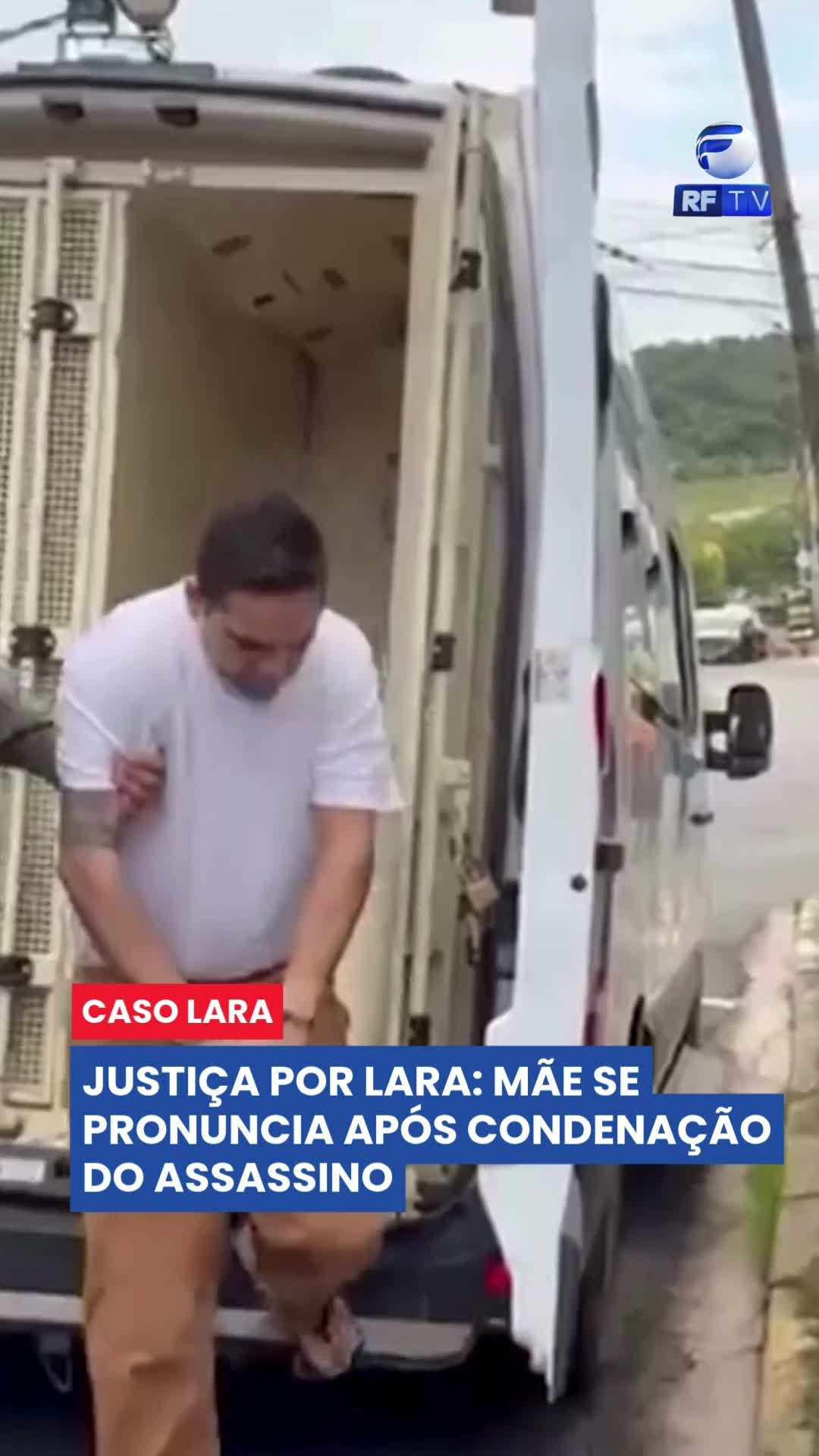 Condenado! Homem pega 19 anos de prisão pela morte da menina Lara, de 12 anos
Wellington Galindo de Queiroz foi condenado a 19 anos de prisão pelo assassinato de Lara Maria de Oliveira, de apenas 12 anos. O crime chocou Campo Limpo Paulista (SP), e o corpo da menina foi encontrado em um matagal próximo a Francisco Morato.
Dois anos após o crime, Wellington foi localizado e preso em Foz do Iguaçu (PR), onde estava foragido. Desde então, respondia preso preventivamente até o julgamento.
Agora, a justiça foi feita — e a família busca seguir em frente com a dor e a saudade.
#JustiçaPorLara #CasoLara #RFTV #Notícia #Condenação