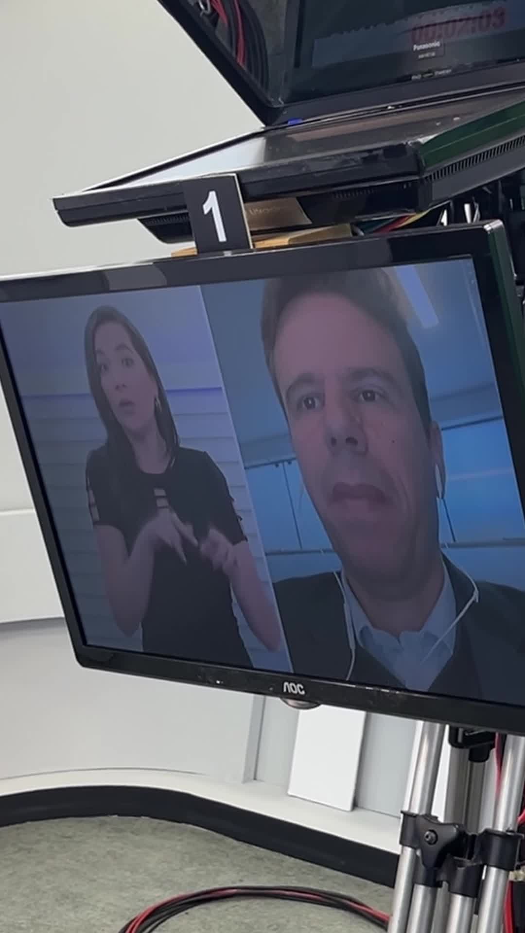 🎬 Bastidores no ar!
Gravamos um momento especial com Léo Gaspar, da LG Mota Imóveis — um pouquinho do que rola por trás das câmeras 👀
Fica ligado pra não perder nada da nossa programação! 📺✨
#Bastidores #LGMotaImóveis #LeoGaspar #RFTV #PorTrásDasCâmeras