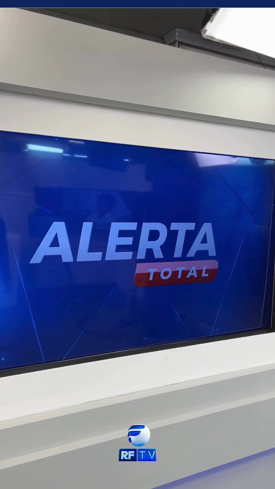 🚨 HOJE NO ALERTA TOTAL 🚨
Você vai ver, com exclusividade, o depoimento inédito de Maicol, suspeito de assassinar a jovem Vitória Regina.
Depois de meses em silêncio, ele fala pela primeira vez sobre o crime que chocou a região. E mais: as autoridades rebateram a versão apresentada por ele.
Essas e outras notícias você confere hoje no Alerta Total, com Edinho Fernandes.
Não perca!
#AlertaTotal #VitóriaRegina #MaicolDepoimento #ExclusivoRFTV #EdinhoFernandes #NotíciasUrgentes
