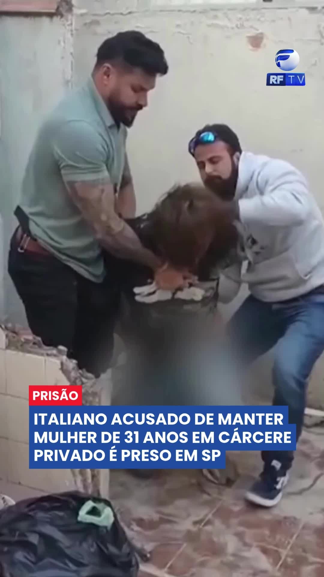 🚨 ITALIANO É PRESO POR MANTER MULHER EM CÁRCERE PRIVADO EM SP 🚨
Um homem de 52 anos, identificado como Andrea da Silva Ciaccio, foi preso em flagrante na última sexta-feira (30) por manter uma mulher de 31 anos em cárcere privado no Campo Limpo, zona sul de São Paulo.
A polícia chegou até o local após uma amiga da vítima denunciar o caso e enviar fotos com ferimentos no rosto e corpo da mulher. Ao tentar fugir pelos fundos da casa, o acusado foi contido pelos policiais e preso no local.
Na residência, os agentes ainda encontraram 17 papelotes de cocaína. A vítima foi resgatada com vida e encaminhada ao hospital. Medidas protetivas já foram emitidas.
🔎 O caso foi registrado com múltiplas acusações, incluindo:
• Cárcere privado
• Lesão corporal
• Violência doméstica e psicológica
• Estupro de vulnerável
• Tráfico de drogas
• Resistência à prisão
#CárcerePrivado #ViolênciaContraMulher #CampoLimpo #ZonaSulSP #PolíciaCivil