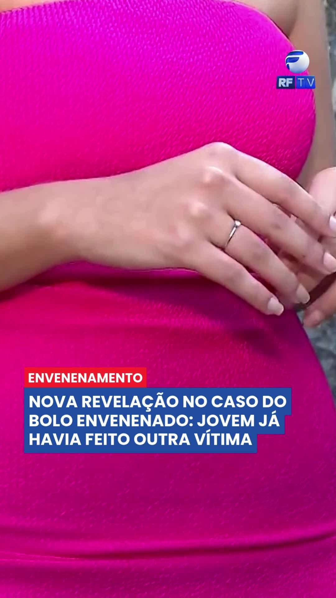 🚨 Caso Ana Luiza: adolescente morre após comer bolo envenenado enviado por "amiga"
Ana Luiza de Oliveira Neves, de 17 anos, morreu após comer um bolo de pote envenenado, entregue por um motoboy em Itapecerica da Serra (SP). O doce veio acompanhado de um bilhete misterioso.
A autora do crime é uma amiga da vítima, que já foi apreendida e confessou o ato infracional. Durante as investigações, a polícia descobriu que Ana Luiza não foi a única vítima: outra adolescente também recebeu um bolo envenenado da mesma jovem, passou mal, mas sobreviveu.
O entregador e a dona da loja de bolos não têm ligação com o crime. A motivação ainda está sendo investigada.
🕵️♀️ O caso está gerando grande comoção e segue sob apuração da Polícia Civil.
#CasoAnaLuiza #Justiça #Envenenamento #ItapecericaDaSerra #PolíciaCivil #CrimeChocante #Adolescente