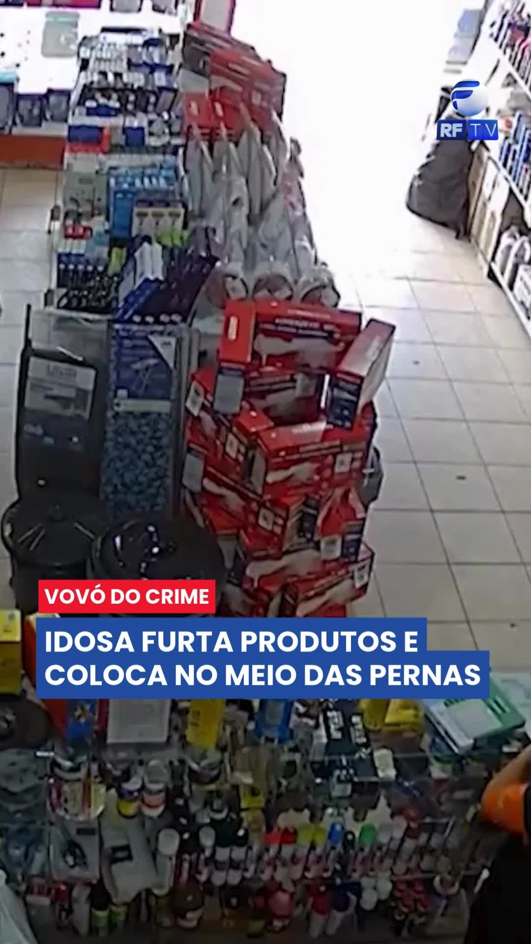 🚨 Flagra em BH: Câmeras de segurança registraram o momento em que uma idosa de 60 anos furtou produtos de uma loja no bairro Palmeiras, região Oeste de Belo Horizonte.
Nas imagens, ela aparece escondendo um item sob o vestido. O crime aconteceu nesta terça-feira (3).
A loja, que vende produtos para casa, registrou um boletim de ocorrência.
A Polícia Civil investiga o caso, mas até o momento ninguém foi preso.
#BH #Furto #PolíciaCivil #Segurança #Loja #CâmerasDeSegurança