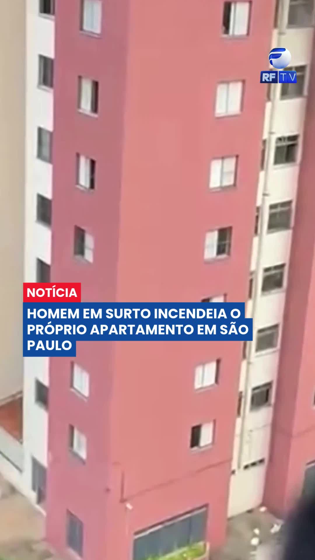 Homem incendeia o próprio apartamento e foge em São Paulo

Um homem incendiou o próprio apartamento no bairro Sacomã, na zona sul de São Paulo. O incêndio não foi acidental e aconteceu enquanto ele estava sozinho no imóvel.

Segundo testemunhas, o homem jogou objetos pela janela antes de atear fogo ao apartamento. Imagens também mostram vizinhos tentando impedir sua fuga quando ele deixou o prédio armado com uma faca.

A esposa do suspeito relatou que já planejava se separar por causa do comportamento agressivo dele. Após o incêndio, o homem fugiu e segue desaparecido.

#SãoPaulo #Sacomã #Incêndio #Polícia #Investigação