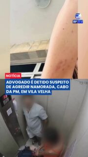 🚨 Advogado é detido suspeito de agredir namorada, cabo da PM, em Vila Velha

Um advogado de 33 anos foi detido suspeito de agredir a namorada, uma cabo da Polícia Militar, também de 33 anos, dentro do apartamento dele no bairro Ataíde, em Vila Velha (ES), no sábado (7). Após prestar depoimento, ele foi liberado.

Segundo informações, a agressão aconteceu após a festa de aniversário da vítima, que também celebrava o primeiro ano de relacionamento do casal. A policial, que mora em Guarapari, havia ido até o apartamento do namorado para participar da comemoração com familiares.

De acordo com o relato da vítima, a discussão começou quando ela organizava seus pertences para voltar para casa. Ela afirma que o suspeito teria jogado suas coisas no chão e, em seguida, a agredido.

“Ele segurou meus braços, me levantou, me puxou pelo cabelo e começou a bater minha cabeça na parede diversas vezes, de forma muito agressiva”, relatou a cabo da Polícia Militar.

A vítima contou ainda que conseguiu escapar e entrou no elevador do prédio. Segundo ela, o homem entrou no elevador aparentemente calmo, mas voltou a agredi-la quando saíram do local.

“Quando estávamos chegando na portaria, em um lugar mais escuro, ele começou a chutar minhas pernas. Eu comecei a gritar por socorro”, disse.

#VilaVelha #EspíritoSanto #ViolênciaContraMulher #PolíciaMilitar #Agressão #Segurança #Notícia #Brasil