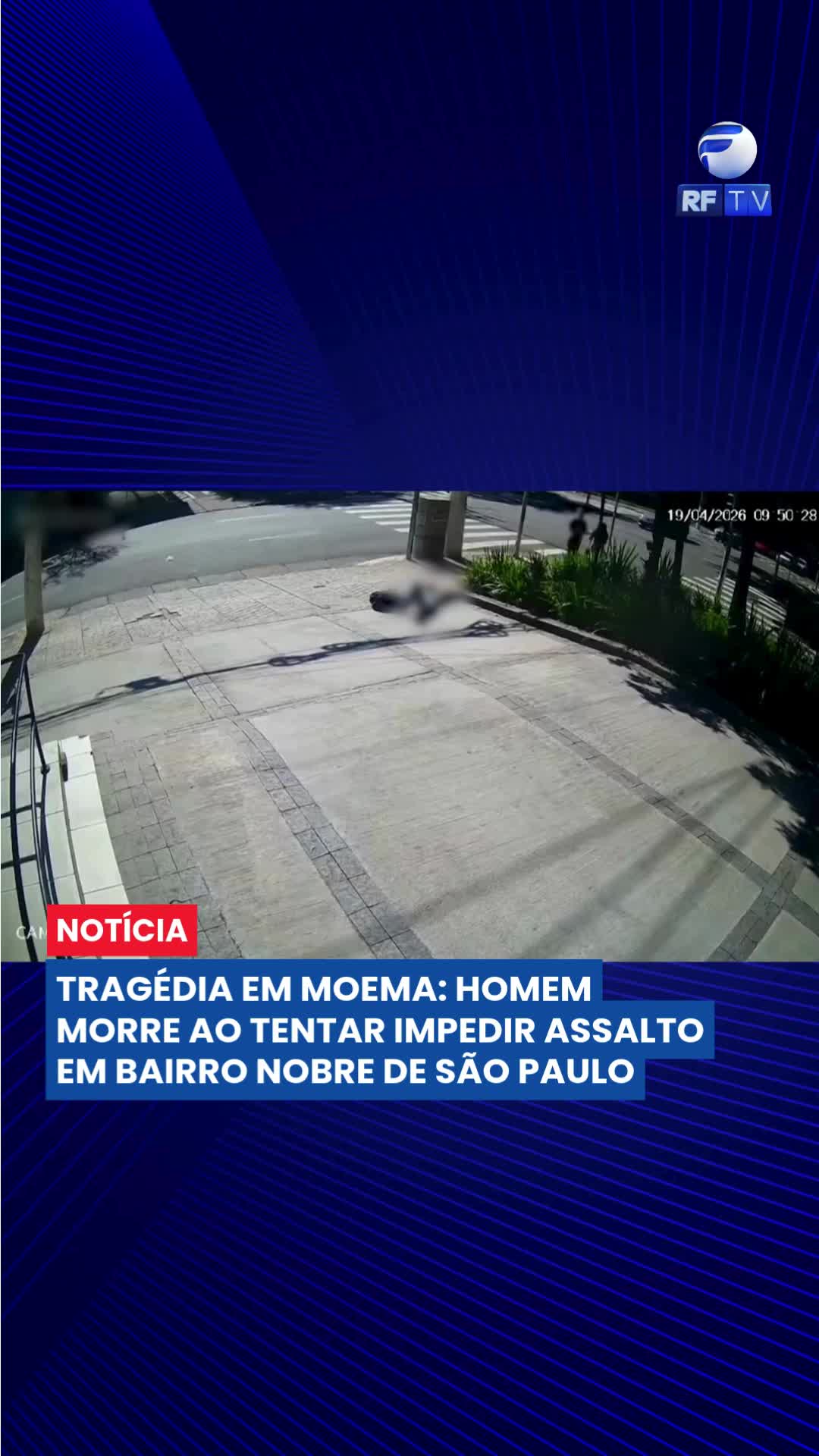 Uma tentativa de assalto terminou em morte na manhã deste domingo, no bairro de Moema, zona sul de São Paulo. Imagens de segurança registraram o momento em que um criminoso, disfarçado de entregador de aplicativo, abordou um casal que caminhava pela calçada para roubar alianças.

Um homem de 46 anos, identificado como pessoa em situação de rua, percebeu a ação e tentou intervir para ajudar as vítimas. Durante o confronto, o assaltante disparou contra a cabeça do homem e, na fuga, ainda passou com a moto por cima da vítima. Ele foi socorrido em estado grave, mas infelizmente não resistiu aos ferimentos. O caso ocorreu próximo ao Parque do Ibirapuera em um horário de grande movimentação. A polícia isolou a área para perícia e segue em busca do suspeito, que conseguiu fugir.
#SegurançaSP #Moema #NoticiasSP #PoliciaCivil #SaoPaulo #SegurancaPublica #Jornalismo #Informativo