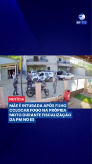 🚨 Homem ateia fogo na própria moto durante abordagem e fere a mãe no ES

Uma ocorrência durante blitz da Polícia Militar do Espírito Santo terminou em violência e deixou uma mulher gravemente ferida.

Weverton Pereira Oliveira foi parado por trafegar sem placa e afirmou que o item estava em casa. Ele voltou ao local acompanhado da mãe, Silvia, de 56 anos, mas ao tentar regularizar a situação, os policiais perceberam que o suporte da placa estava quebrado.

Frustrado, Weverton pegou um galão de gasolina e ateou fogo na própria moto. A mãe tentou impedir e acabou sofrendo queimaduras graves no rosto e no braço, sendo levada a um hospital de referência em queimados.

O homem resistiu à prisão, e os policiais utilizaram armas de efeito não letal para contê-lo. Ele também teve queimaduras leves e deverá ser detido após receber alta médica.

#EspíritoSanto #PolíciaMilitar #Ocorrência #Violência #Notícia