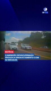 🚨 Caminhão fica sem freio e atinge 12 veículos em rodovia
Um caminhão perdeu o controle e provocou um grave acidente envolvendo 12 veículos na descida do anel rodoviário da capital mineira. A batida causou interdição na via e mobilizou equipes de resgate.
Duas mulheres ficaram feridas e receberam atendimento no local. Motoristas enfrentaram congestionamento e momentos de tensão após a sequência de colisões.
As causas do acidente serão investigadas.
#Acidente #Rodovia #Caminhão #Trânsito #Engavetamento #MinasGerais #Polícia #Notícia #Jornalismo