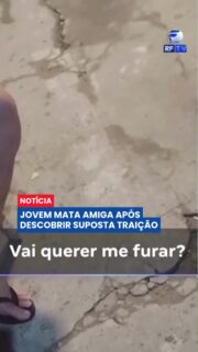 🚨 Mulher é presa após confessar morte de amiga em Manaus

Amanda Souza da Rocha, de 20 anos, foi presa após confessar ter matado a amiga Karoline Lopes de Souza, de 25 anos, durante uma briga na noite desta quarta-feira (13), no bairro Jorge Teixeira, zona leste de Manaus.

Segundo a polícia, a vítima foi atingida com uma facada no peito após um desentendimento em via pública. Moradores registraram parte da discussão em vídeos feitos por celular.

À imprensa, a suspeita afirmou que as duas eram amigas e que a briga começou após ela descobrir uma suposta traição por meio do e-mail do companheiro.

#Manaus #Policia #Crime #Amazonas #Noticias #Violencia #Atualidades #Jornalismo #Brasil