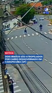 Dois irmãos foram atropelados enquanto atravessavam a faixa de pedestres em Carapicuíba, na Grande São Paulo.
Ravier, de 8 anos, e Vinícius, de 15, voltavam da escola quando foram atingidos por um carro desgovernado. Câmeras de segurança registraram o momento do impacto.
Os adolescentes foram socorridos ao Hospital Geral de Carapicuíba. Ravier precisará passar por cirurgia nas pernas, enquanto Vinícius está em estado grave.
Moradores afirmam que acidentes são frequentes na avenida, que apresenta problemas de sinalização. A polícia investiga se o motorista estava acima do limite de velocidade.
#Carapicuíba #Acidente #Atropelamento #GrandeSP #SegurançaNoTrânsito #SãoPaulo