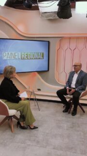 🎙️ O prefeito de Campinas, Dário Saadi, participou do programa Painel Regional, exibido ontem pela RFTV.
Durante a entrevista exclusiva, conversamos sobre “Campinas e o futuro da região”, abordando os principais desafios e projetos da cidade. Saúde pública, Hospital Regional, moradores em situação de rua, transporte coletivo e os impactos do Trem Intercidades estiveram entre os temas debatidos.
Agradecemos ao prefeito pela presença em nossos estúdios, pela entrevista e pela disposição em discutir assuntos tão importantes para a população. A RFTV estará sempre de portas abertas para recebê-lo.
📺 Se você não assistiu, o programa completo está disponível em nosso YouTube: @rftvoficial
#Campinas #DárioSaadi #PainelRegional #RFTV #Entrevista #Jornalismo #InteriorPaulista #TremInterCidades #SaúdePública