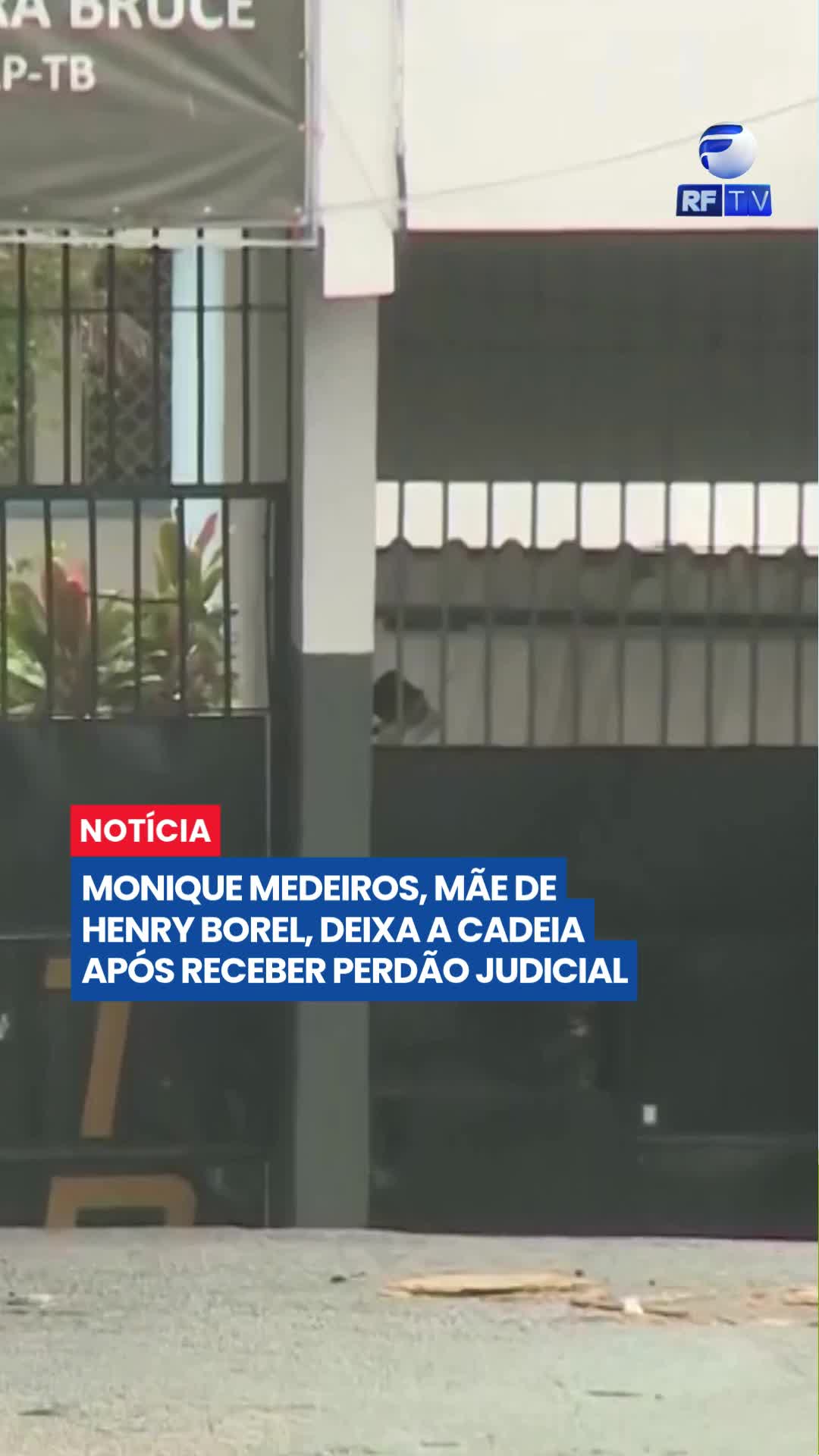 Monique Medeiros deixa a prisão após receber perdão judicial no caso Henry Borel

Monique Medeiros, mãe de Henry Borel, deixou a prisão nesta quinta-feira (4) após receber perdão judicial no julgamento do caso que chocou o Brasil.

O ex-vereador Jairinho foi condenado a 43 anos, 9 meses e 20 dias de prisão pela morte do menino Henry, ocorrida em 2021. Já Monique recebeu o benefício do perdão judicial, que permite ao juiz deixar de aplicar a pena em situações previstas na legislação.

A juíza responsável pelo caso considerou, entre outros fatores, a perda do filho, a repercussão nacional do caso e as consequências pessoais enfrentadas por Monique nos últimos anos. O Ministério Público e a assistência de acusação ainda podem recorrer da decisão.

#HenryBorel #MoniqueMedeiros #Jairinho #Justiça #TribunalDoJúri #Brasil #Notícia  #Polícia #Atualidades