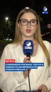 ⚖️ Pessoas com condenação definitiva por maus-tratos a animais ficam impedidas de exercer cargos no serviço público municipal.
A medida já está em vigor e vale tanto para cargos efetivos, preenchidos por concurso público, quanto para cargos comissionados. A restrição também alcança prefeitura, secretarias, autarquias, empresas públicas, sociedades de economia mista e a Câmara Municipal.
A proibição passa a valer somente quando a decisão judicial se torna definitiva, sem possibilidade de recurso. Após o cumprimento integral da pena determinada pela Justiça, a pessoa poderá voltar a ocupar um cargo público municipal.
Acompanhe as informações e os próximos desdobramentos.
#RFTV #PortalVeloz #MausTratosAnimais #ServicoPublico #Noticias #Brasil