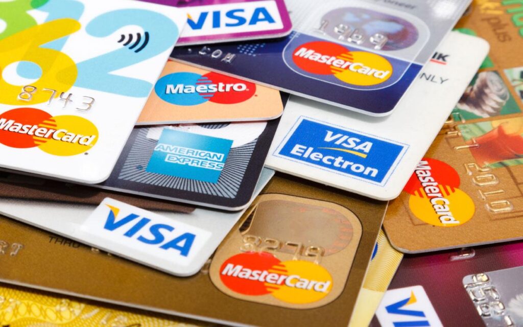 O governo deve limitar o número de parcelas na compra por cartão de crédito?