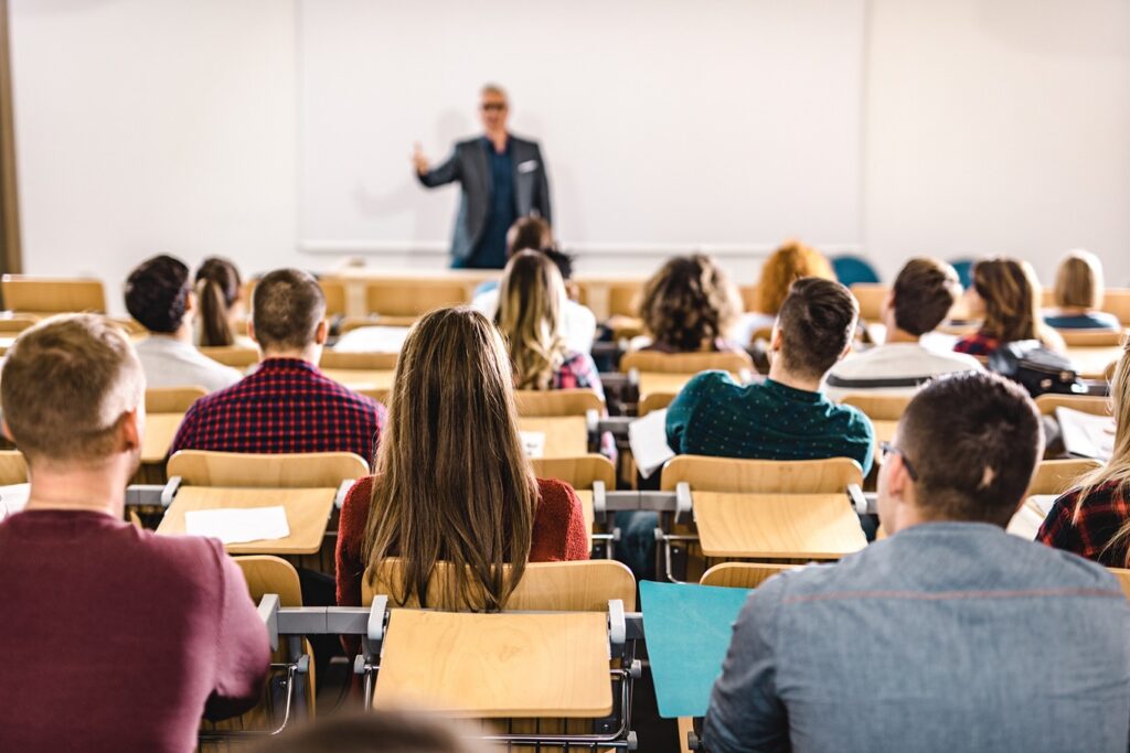 Estudante: Você já escolheu sua futura profissão?
