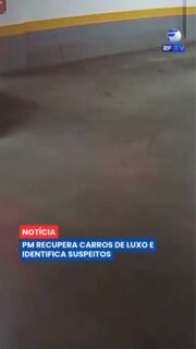 Seis carros de luxo furtados de uma concessionária em Belo Horizonte foram recuperados pela Polícia Militar em menos de 48 horas 🚔
Os veículos, avaliados em alto valor, foram encontrados em diferentes pontos da capital mineira. Um deles estava estacionado em um condomínio residencial, enquanto outro foi localizado após uma perseguição policial que terminou com a prisão de um dos suspeitos. Dois veículos também haviam sido abandonados próximos ao local do furto. A polícia informou que outros envolvidos já foram identificados e seguem sendo procurados.
As investigações continuam para localizar os demais suspeitos e esclarecer toda a dinâmica do crime. Os automóveis passarão por perícia antes de serem devolvidos aos proprietários.
Na sua opinião, quais medidas podem aumentar a segurança em concessionárias e estacionamentos? 💬
#RFTV #PortalVeloz #MinasGerais #Seguranca #Noticias #Brasil