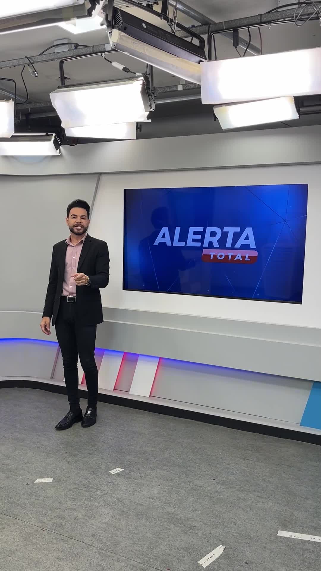 Edinho Fernandes te espera já já no Alerta Total com os principais fatos e tudo o que está acontecendo na nossa região.

Acompanhe ao vivo a partir das 17h.

Onde assistir: RFTV – TV aberta (canal 8.1), TVRO da Embratel (canal 120), YouTube e app RFTV Play.

#AlertaTotal #RFTV #Jornalismo #AoVivo #Notícias #Informação #Região #TVAberta #YouTube #RFTVPlay