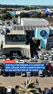 Imagens de câmeras de segurança obtidas pela reportagem trazem novos detalhes sobre o acidente que vitimou o instrutor de autoescola Renan Toquini, de 34 anos, em Limeira. O vídeo contradiz o depoimento do motorista do carro, mostrando que o semáforo já estava vermelho há vários segundos antes da colisão fatal no cruzamento das avenidas Gumercindo Araújo e Fabrício Vampré.
Renan estava dando aula no momento em que foi atingido violentamente. O motorista alegou que o sinal estava amarelo, mas as imagens revelam a imprudência e a falta de socorro imediato, já que o condutor só permaneceu no local porque o veículo ficou danificado. O caso foi registrado como homicídio culposo e segue sob investigação do 1º Distrito Policial de Limeira.
Devastada, a família de Renan clama por justiça. Em um depoimento emocionante, o pai do instrutor destacou a dor da perda e a busca por respostas. "Um pai e uma mãe lutando por justiça ninguém freia", desabafou.
