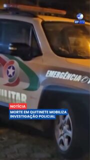 Um homem foi encontrado morto dentro de uma quitinete, e a Polícia Civil investiga as circunstâncias do caso. 🚔
De acordo com as primeiras informações, a vítima foi localizada já sem vida no interior do imóvel. Durante a apuração, os policiais constataram que o homem possuía antecedentes por violência doméstica. A perícia foi acionada para realizar os levantamentos no local, enquanto o corpo foi encaminhado ao Instituto Médico Legal (IML) para exames que devem ajudar a esclarecer a causa da morte.
Até o momento, a polícia não divulgou indícios que apontem para a motivação da morte, e nenhuma hipótese foi descartada. O caso segue sob investigação, aguardando os resultados da perícia e de outras diligências.
Na sua opinião, a divulgação de informações preliminares ajuda ou pode atrapalhar o andamento das investigações? 💬
#RFTV #PortalVeloz #Investigacao #PoliciaCivil #Noticias #Brasil