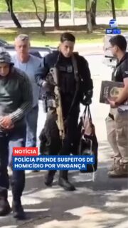A investigação sobre o assassinato de uma advogada no interior da Bahia teve um novo desdobramento com a prisão de dois suspeitos 🚔
Segundo a Polícia Civil, a vítima, Cláudia Félix de Oliveira, de 51 anos, foi morta a tiros dentro de casa. As investigações apontam que o crime teria sido motivado por vingança relacionada a uma dívida deixada por um sobrinho da advogada, investigado por aplicar golpes envolvendo a venda irregular de veículos. Entre os presos estão um policial militar e um agente de ressocialização do sistema prisional. A polícia também apreendeu armas e um colete balístico durante a operação.
As autoridades continuam as buscas por outros três suspeitos de participação no homicídio. O grupo deverá responder por homicídio qualificado, enquanto a investigação segue para identificar todos os envolvidos e esclarecer a dinâmica do crime.
Na sua opinião, quais medidas podem ajudar a combater crimes motivados por vingança? 💬
#RFTV #PortalVeloz #Bahia #Investigacao #Noticias #Brasil