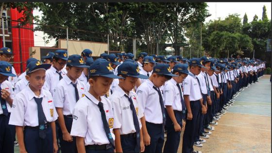 Você é favorável a adoção de escolas cívico-militares?