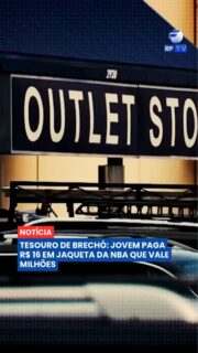 Imagine pagar pouco mais de dezesseis reais em uma peça de roupa e descobrir que ela vale uma fortuna. Foi o que aconteceu com Quinn Brown, um jovem de 19 anos de Portland, que encontrou em um brechó uma jaqueta de aquecimento original da lenda da NBA, Wilt Chamberlain.
A peça, usada pelo ídolo na temporada de 1972-73 (sua última na liga), foi comprada por apenas US$ 3,07. Após suspeitar do valor histórico, Quinn postou o achado nas redes sociais e atraiu a atenção de uma das maiores casas de leilão do mundo. Para confirmar a autenticidade, a jaqueta foi transportada em um carro blindado para Nova York, onde passou por um rigoroso processo de certificação.
Avaliada inicialmente entre 150 mil e 250 mil dólares, a relíquia pode render mais de um milhão de reais ao jovem. Wilt Chamberlain, conhecido como "The Big Dipper", é um dos maiores recordistas da história do basquete, o que torna o achado uma peça única da história do esporte mundial.
#NBA #Basquete #WiltChamberlain #Lakers #Curiosidade #HistóriaDoEsporte #Leilão #Notícias #EUA #Brasil