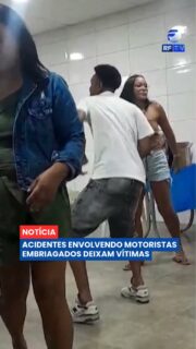Acidentes envolvendo motoristas com suspeita de embriaguez deixaram mortos e feridos em diferentes regiões do Brasil 🚗
Os casos mostram como a combinação entre álcool e direção pode transformar uma viagem ou um deslocamento comum em uma ocorrência grave. Em diferentes situações, motoristas perderam o controle dos veículos e atingiram pedestres ou outros participantes do trânsito.
As ocorrências são investigadas pelas autoridades, que analisam as circunstâncias de cada acidente e a possível responsabilidade dos condutores. O alerta também reforça a importância de não dirigir após consumir bebidas alcoólicas.
Na sua opinião, quais medidas podem ajudar a reduzir os acidentes causados pela combinação de álcool e direção? 💬
#RFTV #PortalVeloz #Brasil #SegurancaNoTransito #Noticias #Brasil