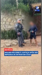 Sheila Carine Gomes, de 40 anos, enfrenta uma disputa judicial com o ex-companheiro envolvendo a casa comprada durante o relacionamento e a assistência financeira ao filho do casal. ⚖️
Segundo Sheila, após a separação, o ex-companheiro passou a impedir o acesso dela ao imóvel. Ela afirma que, quando retorna para buscar seus pertences, a fechadura do portão é trocada. Em algumas ocasiões, foi necessário acionar a Polícia para conseguir entrar na residência.
A técnica de enfermagem também buscou uma medida protetiva, mas o pedido foi negado. Em outro processo, relacionado à pensão alimentícia do filho, a Justiça determinou o pagamento provisório de 20% dos rendimentos líquidos do pai ou de meio salário mínimo em caso de desemprego.
Sheila afirma que o valor não é suficiente para cobrir sozinha as despesas da criança. Atualmente, mãe e filho vivem na casa da avó materna, onde, segundo ela, os três precisam dividir a mesma cama.
O caso continua sendo discutido judicialmente, envolvendo questões relacionadas ao imóvel, à guarda e às responsabilidades financeiras com o filho.
Na sua opinião, quais medidas poderiam ajudar famílias que enfrentam conflitos desse tipo?
#RFTV #PortalVeloz #Familia #Justica #Noticias #Brasil