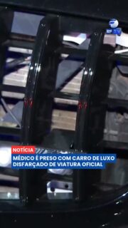 Um médico de 69 anos foi preso em flagrante após ser abordado dirigindo uma Mercedes-Benz caracterizada para se parecer com uma viatura oficial na Avenida Paulista, em São Paulo. O veículo utilizava adesivos semelhantes aos de órgãos públicos e um dispositivo luminoso semelhante a um giroflex.
Segundo a Guarda Civil Metropolitana (GCM), o motorista trafegava em alta velocidade e realizava manobras perigosas. Durante a abordagem, os agentes encontraram uma pistola 9 mm, um revólver municiado e facas no interior do veículo. O médico afirmou ser CAC, mas não apresentou a documentação necessária para portar as armas.
O veículo foi apreendido e o caso segue sob investigação. Além do porte ilegal de arma de fogo, as autoridades também apuram o uso de equipamentos que imitavam uma viatura oficial.
#Polícia #SãoPaulo #Crime #Investigação #Segurança #Brasil #Atualidades #Notícias