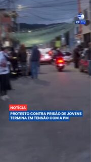 Um protesto contra a prisão de jovens terminou em confronto entre manifestantes e policiais militares em São Paulo 🚨

A manifestação ocorreu após a detenção dos jovens e reuniu moradores e apoiadores que pediam esclarecimentos sobre a ação policial. Durante o ato, houve tensão entre os participantes e as equipes de segurança, que foram mobilizadas para controlar a situação e dispersar o protesto.

As circunstâncias que levaram ao confronto e a atuação dos envolvidos serão analisadas pelas autoridades. Imagens registradas durante a manifestação também podem ajudar na investigação.

O que você acha da forma como protestos desse tipo devem ser conduzidos?

#RFTV #PortalVeloz #SaoPaulo #Seguranca #Noticias #Brasil