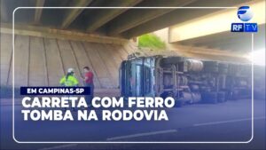 Carreta carregada com ferro tomba na rodovia