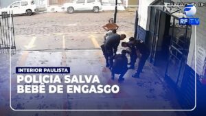 Polícia salva bebê engasgado com leite materno