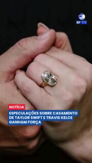 O mundo pop está em alerta! 🌟

Fãs de Taylor Swift e Travis Kelce estão atentos a cada detalhe que possa indicar o tão esperado casamento do casal. Recentemente, a montagem de uma grande tenda próxima à mansão da cantora em Nova York e visitas de amigas próximas alimentaram ainda mais os rumores de um possível ensaio geral.

Enquanto a polícia local nega preparativos para grandes eventos, a especulação corre solta sobre o local da cerimônia: Bahamas, hotéis de luxo ou até estádios icônicos. O vídeo também relembra como outras estrelas, como Beyoncé, Madonna e Kim Kardashian, lidaram com a privacidade em seus casamentos históricos.

Será que o "casamento do ano" está mais próximo do que imaginamos? Acompanhe as novidades e os bastidores do mundo das celebridades aqui no nosso portal.

#TaylorSwift #TravisKelce #Casamento #Celebridades #Pop #MundoPop #Notícias #Especulação #Hollywood #Música #R7