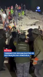 Uma sequência de terremotos provocou destruição em diversas regiões da Venezuela, deixando moradores em situação de vulnerabilidade e mobilizando equipes de resgate.

Imagens mostram prédios danificados, ruas tomadas por destroços e o trabalho intenso das autoridades na busca por sobreviventes e no atendimento às famílias afetadas.

Enquanto a população tenta reconstruir a rotina, o país enfrenta os desafios causados pela tragédia e segue monitorando a possibilidade de novos tremores.

#Venezuela #Terremoto #Tragédia #Mundo #Resgate #Notícias #Urgente #AméricaDoSul #Internacional