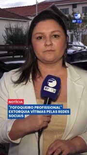 Um homem foi preso suspeito de criar e divulgar boatos sobre moradores e empresários em redes sociais para obter dinheiro das vítimas. Segundo a investigação, ele publicava informações falsas e, em seguida, cobrava para remover as postagens.
De acordo com a polícia, o esquema funcionava como uma forma de extorsão. As vítimas eram expostas publicamente e só conseguiam retirar as publicações mediante pagamento ao suspeito.
O homem foi preso durante uma operação policial e responderá pelos crimes investigados. As autoridades também apuram se há outras vítimas e possíveis envolvidos no esquema.
#Polícia #Crime #Extorsão #Investigação #RedesSociais #Brasil #Notícias #Urgente #Segurança