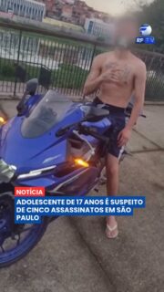Um adolescente de 17 anos é apontado pela polícia como suspeito de envolvimento em cinco assassinatos registrados na cidade de São Paulo. As investigações indicam que ele teria participação direta em uma sequência de crimes ocorridos nos últimos meses.
Segundo os investigadores, o jovem já era conhecido pelas autoridades e passou a ser monitorado após o avanço das apurações. A polícia trabalha para esclarecer as circunstâncias de cada caso e identificar possíveis comparsas envolvidos nas ações criminosas.
O adolescente foi apreendido e permanece à disposição da Justiça. As investigações continuam para determinar a motivação dos crimes e confirmar a participação dele em todas as ocorrências analisadas.
#Crime #Polícia #Investigação #SãoPaulo #Justiça #Segurança #Brasil #Homicídio #Notícias
