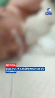 Um bebê de apenas um mês voltou a apresentar sinais vitais depois de ter sido declarado morto em Rio Claro, no interior de São Paulo 👶

Noah Gabriel, que nasceu prematuro e estava internado na UTI neonatal, sofreu uma parada cardiorrespiratória e foi declarado morto após tentativas de reanimação. Cerca de duas horas depois, já na funerária e dentro do saco funerário, uma funcionária percebeu que o bebê voltou a respirar e se movimentar, acionando imediatamente a equipe médica.

O recém-nascido retornou ao hospital, recebeu atendimento intensivo e posteriormente foi transferido para uma unidade especializada. O caso será investigado para esclarecer como ocorreu a declaração de óbito e todas as circunstâncias do atendimento.

Na sua opinião, quais protocolos devem ser adotados para evitar situações como essa? 💬

#RFTV #PortalVeloz #SaoPaulo #Saude #Noticias #Brasil