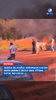 Uma aeronave de pequeno porte caiu na zona rural de Mogi Mirim, nas proximidades do aeroporto municipal e ao lado da Rodovia Luiz Gonzaga de Amoedo Campos. O impacto provocou um incêndio imediato no local do acidente, resultando na morte de uma pessoa, cujo corpo foi encontrado carbonizado. Equipes de emergência e do Corpo de Bombeiros atuaram rapidamente no combate às chamas e na contenção da área afetada. As circunstâncias que levaram ao acidente ainda não foram consolidadas e dependem do trabalho de apuração dos órgãos responsáveis para identificar as causas da queda.
#MogiMirim #Noticias #AcidenteAereo #CorpoDeBombeiros #LestePaulista #Urgente #SegurancaAerea