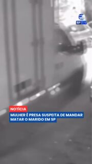 Uma investigação da Polícia Civil revelou que a morte de um homem em Taboão da Serra pode ter sido planejada pela própria esposa. ⚖️
Segundo a apuração, Roselane Gomes da Silva teria contratado dois homens após suspeitar de uma traição. A vítima, Alexandre Batista, foi seguida até chegar em casa, onde um dos suspeitos simulou um assalto antes de efetuar os disparos. Inicialmente tratado como latrocínio, o caso mudou de rumo após a prisão de um dos envolvidos, que indicou a mulher como mandante do crime.
A suspeita foi presa e confessou participação no planejamento, afirmando que pretendia apenas "dar um susto" no marido. Um dos investigados também está preso, enquanto o outro suspeito segue sendo procurado pela polícia.
Na sua opinião, quais fatores são essenciais para que investigações como essa consigam esclarecer a verdadeira motivação de um crime? 💬
#RFTV #PortalVeloz #SaoPaulo #Investigacao #Noticias #Brasil