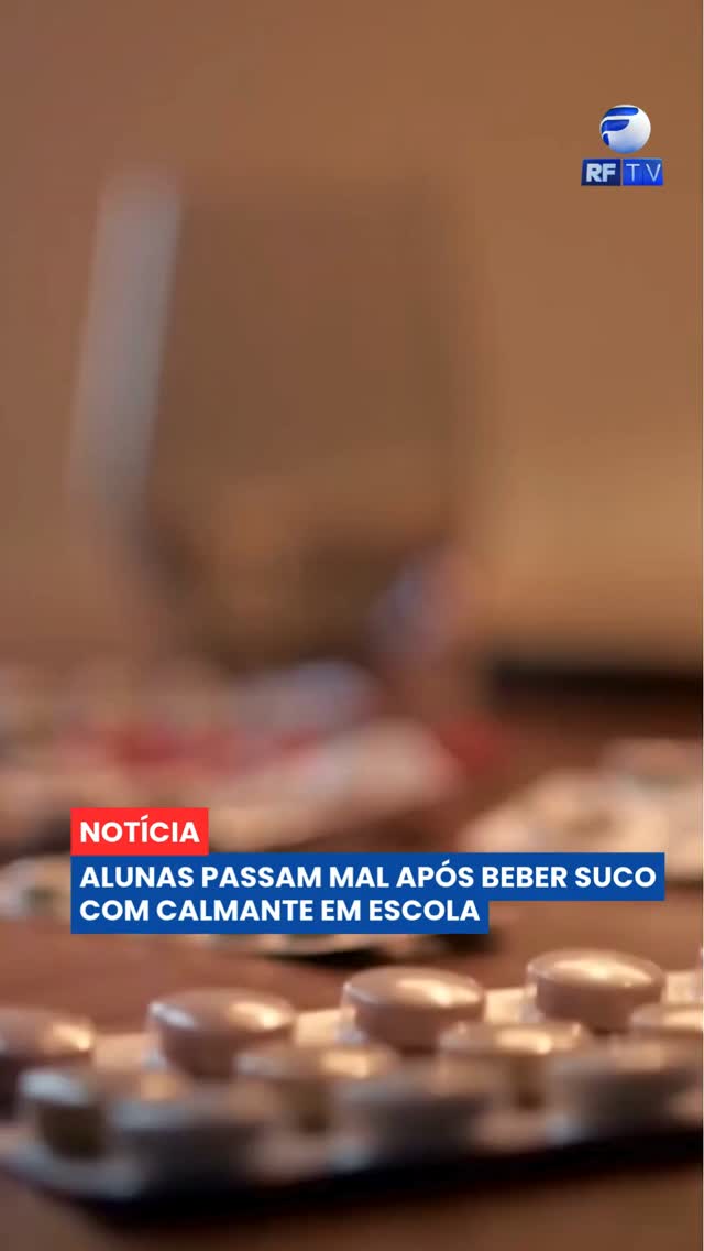 O que parecia ser apenas um suco compartilhado entre colegas terminou com quatro meninas no hospital. ⚠️

Uma estudante levou clonazepam para a escola e colocou o medicamento em uma bebida que também foi oferecida a outras três alunas. Pouco depois de consumir o suco, as meninas começaram a apresentar sintomas de mal-estar. As estudantes, de 11 e 12 anos, receberam atendimento médico.

As circunstâncias do episódio estão sendo apuradas pelas autoridades. A investigação deve esclarecer a origem do medicamento e as circunstâncias em que ele foi colocado na bebida.

Situações como essa reforçam a importância de orientar crianças e adolescentes sobre os riscos de medicamentos de uso controlado.

#RFTV #PortalVeloz #Educacao #Seguranca #Noticias #Brasil