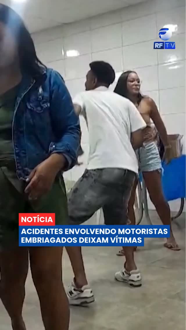 Acidentes envolvendo motoristas com suspeita de embriaguez deixaram mortos e feridos em diferentes regiões do Brasil 🚗

Os casos mostram como a combinação entre álcool e direção pode transformar uma viagem ou um deslocamento comum em uma ocorrência grave. Em diferentes situações, motoristas perderam o controle dos veículos e atingiram pedestres ou outros participantes do trânsito.

As ocorrências são investigadas pelas autoridades, que analisam as circunstâncias de cada acidente e a possível responsabilidade dos condutores. O alerta também reforça a importância de não dirigir após consumir bebidas alcoólicas.

Na sua opinião, quais medidas podem ajudar a reduzir os acidentes causados pela combinação de álcool e direção? 💬

#RFTV #PortalVeloz #Brasil #SegurancaNoTransito #Noticias #Brasil