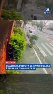 Uma quadrilha suspeita de participar de roubos a residências foi presa após uma invasão na zona sul de São Paulo. 🚨
A ocorrência mobilizou equipes policiais depois que os suspeitos entraram em uma casa. Durante a ação, os agentes conseguiram localizar e deter integrantes do grupo, que passaram a ser investigados por outros crimes semelhantes na região.
A polícia também apura se a quadrilha possui ligação com outras invasões registradas nos últimos dias. Imagens de câmeras de segurança e outros elementos devem ajudar na identificação dos envolvidos e na reconstrução das ações.
O caso segue sob investigação das autoridades.
#RFTV #PortalVeloz #SaoPaulo #Seguranca #Noticias #Brasil